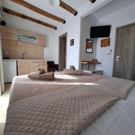 Mariza Apartments -Studios ฮานิโอติ ภายนอก รูปภาพ