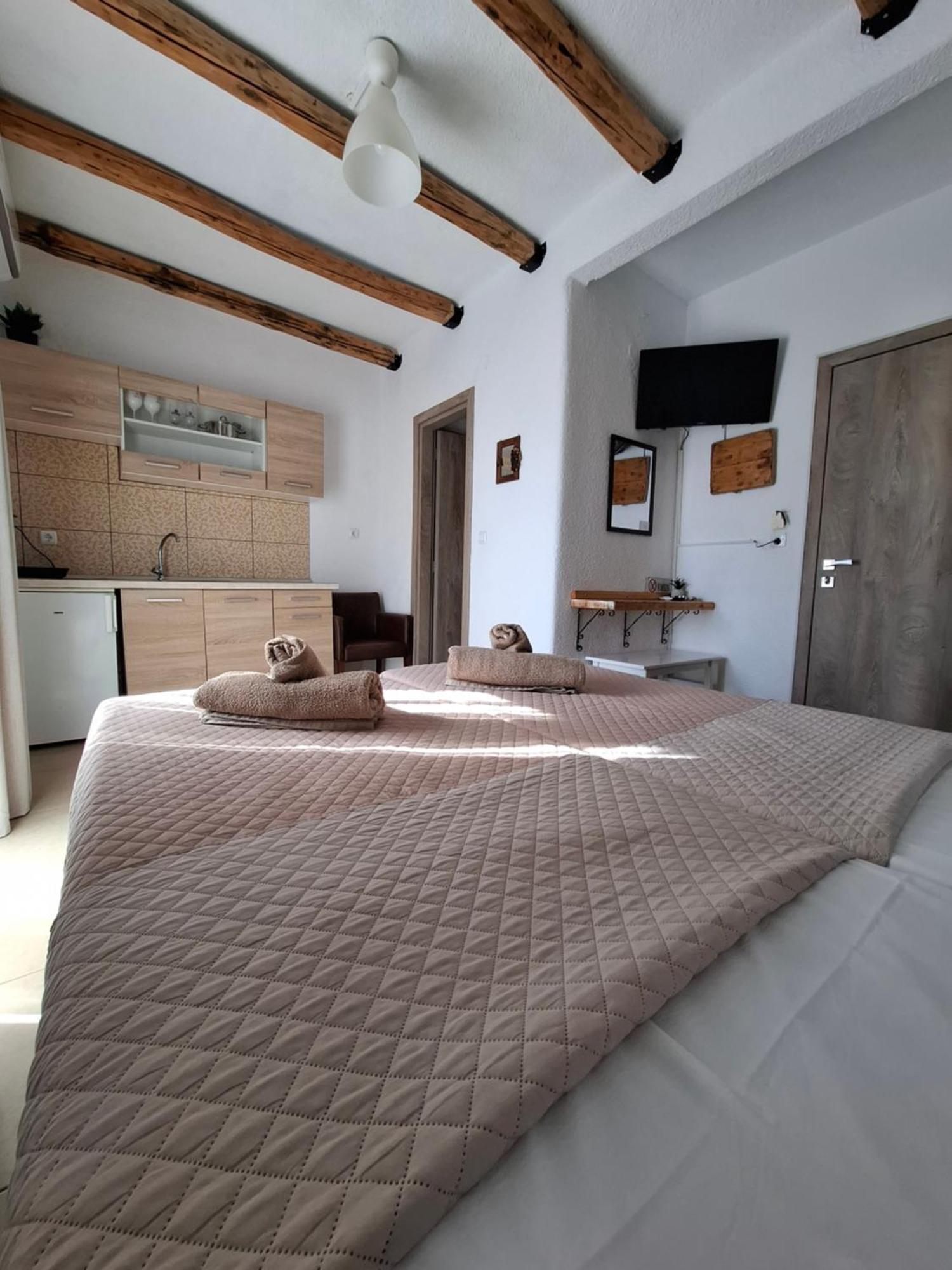 Mariza Apartments -Studios ฮานิโอติ ภายนอก รูปภาพ